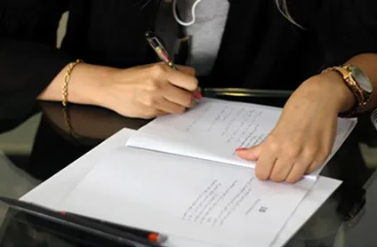 Firma del formato de aceptación de condiciones en proceso de empeño de joyas